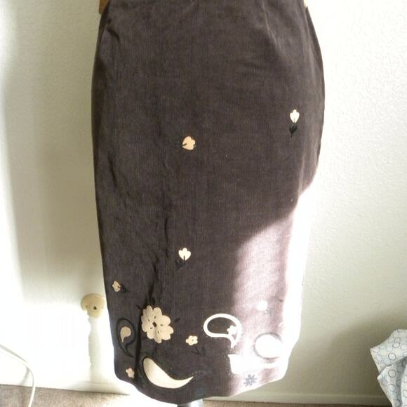 Grace Elements Brown Corduroy Pencil Skirt Beige Floral Accents Women size 10 - Picture 5 of 6